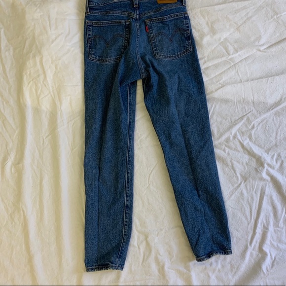 LEVIS LEVI STRAUSS Wedgie Medium Wash Jeans - Picture 5 of 6